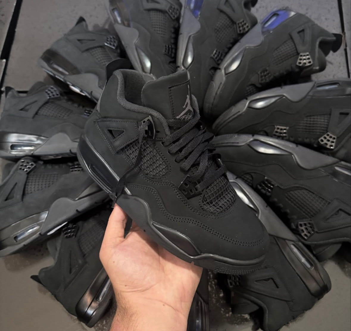 Jordan 4 “Black cats”